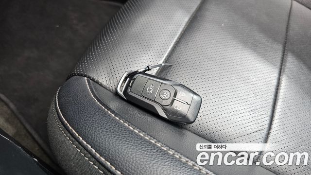 Ford Mustang Convertible 2017 — фото 18