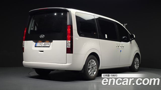 Hyundai Staria Tourer 9-Seater Modern 2025 — фото 2
