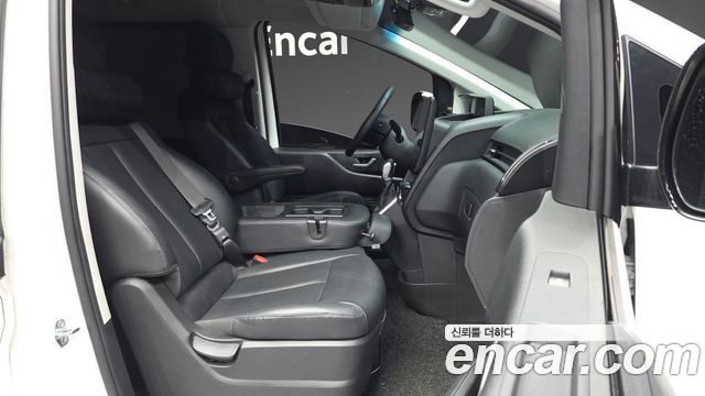 Hyundai Staria Tourer 9-Seater Modern 2025 — фото 11