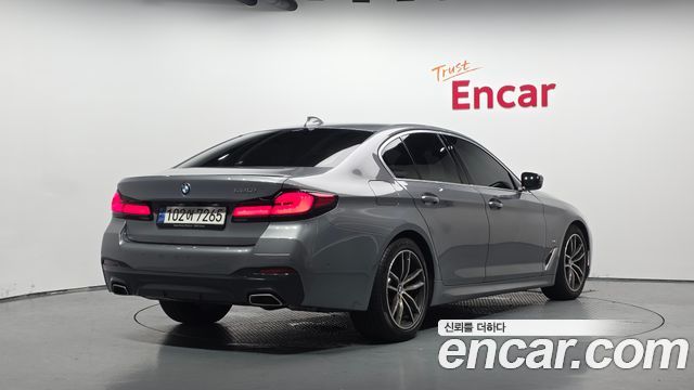 BMW 5 Series (G30) 520i M Sport 2023 — фото 2