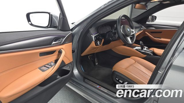 BMW 5 Series (G30) 520i M Sport 2023 — фото 10