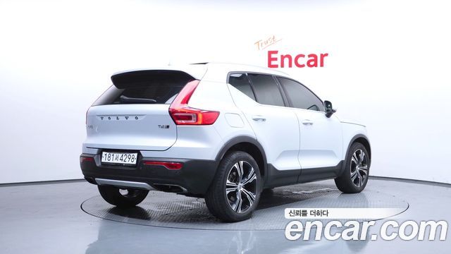 Volvo XC40 T4 Inscription 2020 — фото 2
