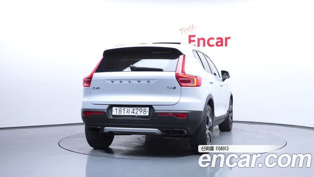 Volvo XC40 T4 Inscription 2020 — фото 4