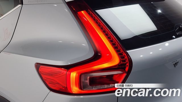 Volvo XC40 T4 Inscription 2020 — фото 23