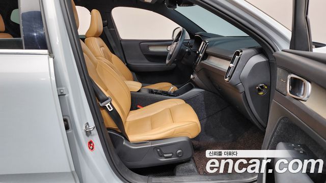 Volvo XC40 T4 Inscription 2020 — фото 26
