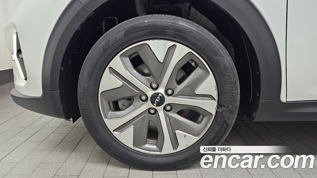 Kia Niro Plus Earth 2023 — фото 5