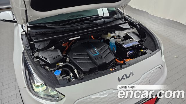 Kia Niro Plus Earth 2023 — фото 6