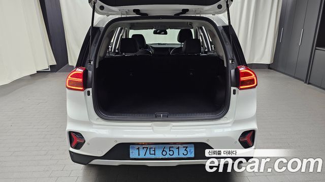Kia Niro Plus Earth 2023 — фото 17