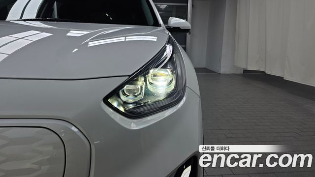 Kia Niro Plus Earth 2023 — фото 22