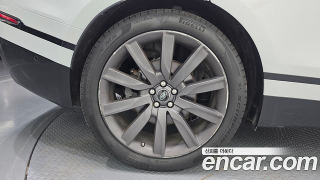 Land Rover Range Rover Velar 3.0 D300 R-Dynamic HSE 2019 — фото 5