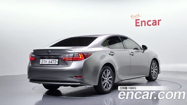 Lexus ES300h Supreme+ XV60 2018 — фото 2