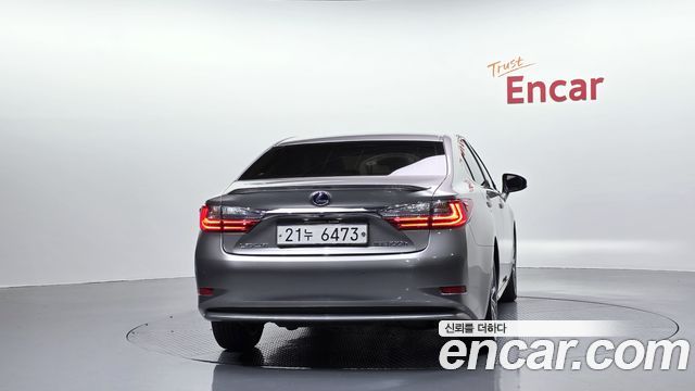 Lexus ES300h Supreme+ XV60 2018 — фото 4