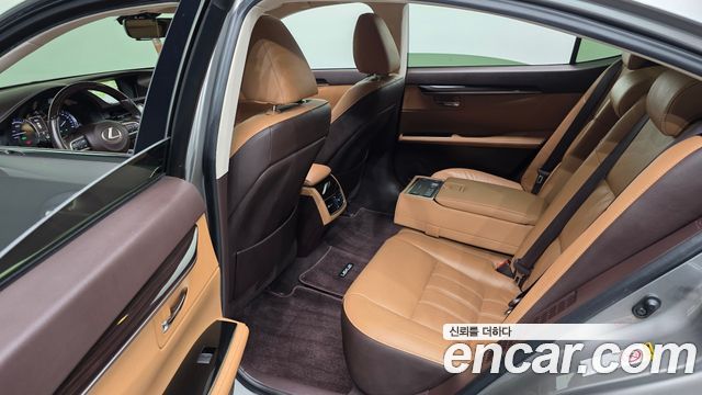 Lexus ES300h Supreme+ XV60 2018 — фото 12