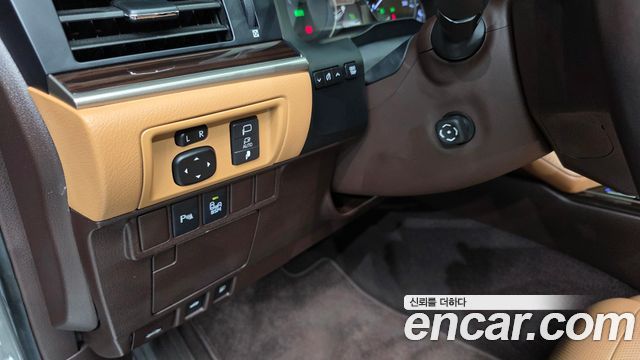 Lexus ES300h Supreme+ XV60 2018 — фото 18