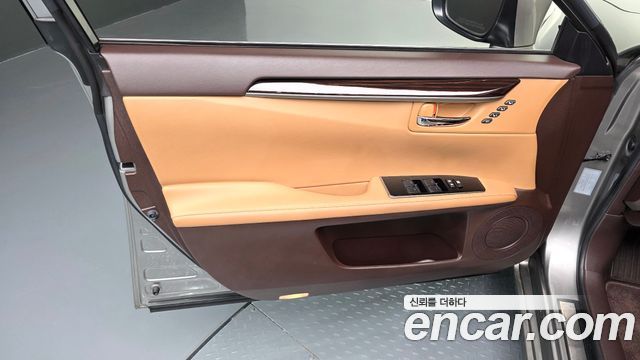 Lexus ES300h Supreme+ XV60 2018 — фото 24