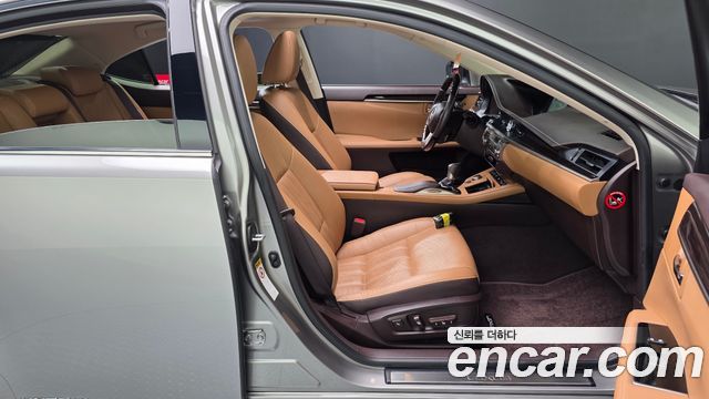Lexus ES300h Supreme+ XV60 2018 — фото 26