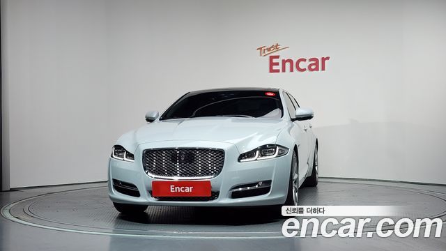 Jaguar XJ 3.0D Premium Luxury LWB X351 2018 — фото 3