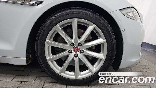 Jaguar XJ 3.0D Premium Luxury LWB X351 2018 — фото 5