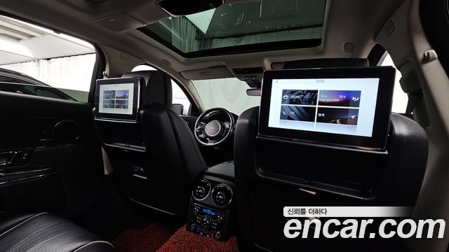 Jaguar XJ 3.0D Premium Luxury LWB X351 2018 — фото 18