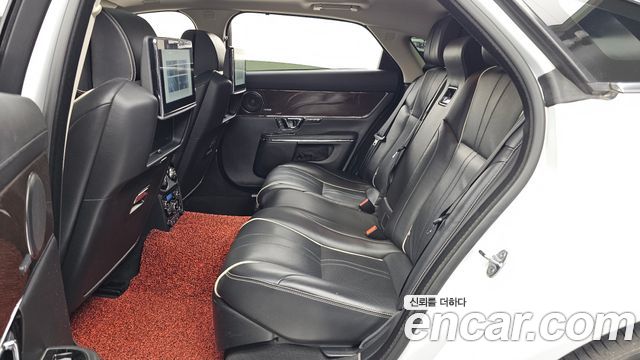 Jaguar XJ 3.0D Premium Luxury LWB X351 2018 — фото 26