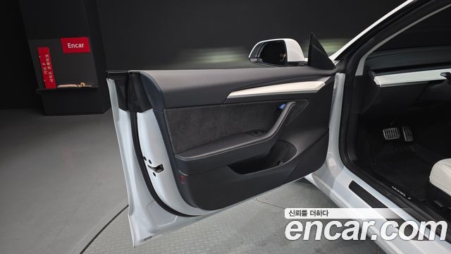 Tesla Model 3 Long Range AWD 2022 — фото 24