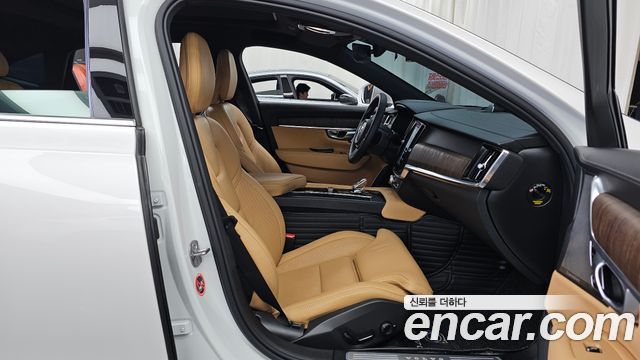 Volvo S90 B6 AWD Ultimate Bright 2024 — фото 11