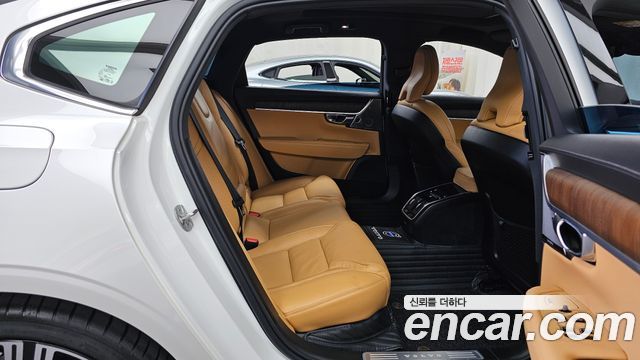 Volvo S90 B6 AWD Ultimate Bright 2024 — фото 12