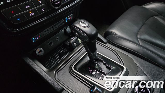 KG Mobility (SsangYong) Rexton Sports Khan Diesel 2.2 4WD Professional S (5-Link) 2019 — фото 9