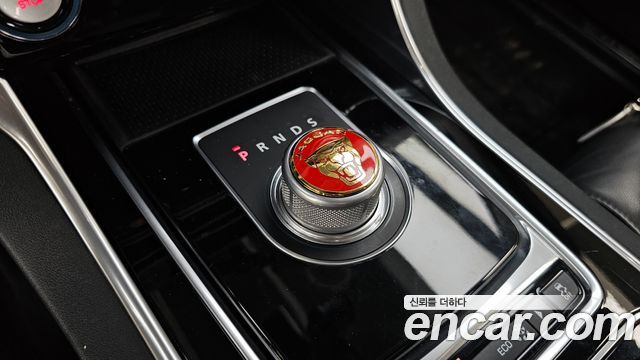 Jaguar XE 20d Prestige 2016 — фото 9