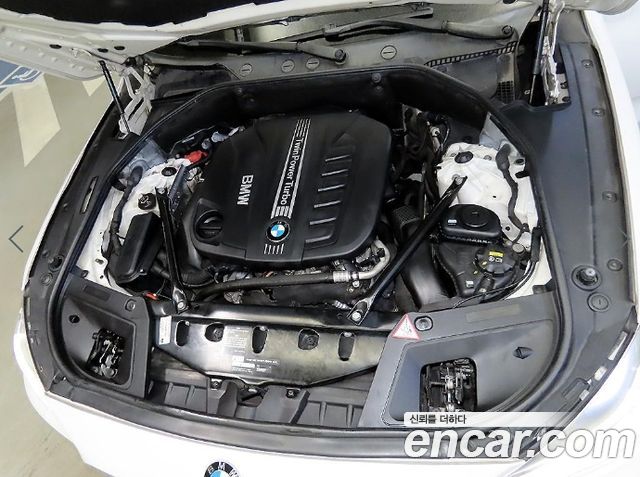 BMW 5 Series GT (F07) GT 30d xDrive 2014 — фото 23