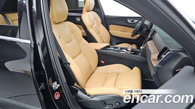 Volvo XC60 (II) T8 Inscription 2021 — фото 12