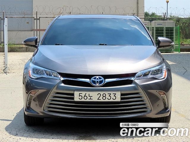 Toyota Camry Hybrid XLE 2017 — фото 1