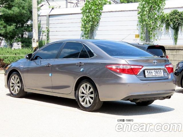Toyota Camry Hybrid XLE 2017 — фото 3