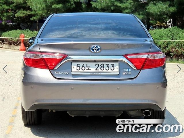 Toyota Camry Hybrid XLE 2017 — фото 4