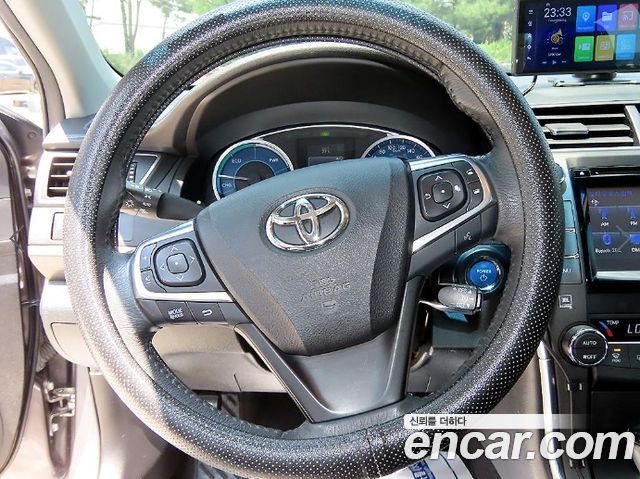 Toyota Camry Hybrid XLE 2017 — фото 8
