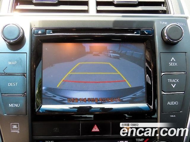 Toyota Camry Hybrid XLE 2017 — фото 19