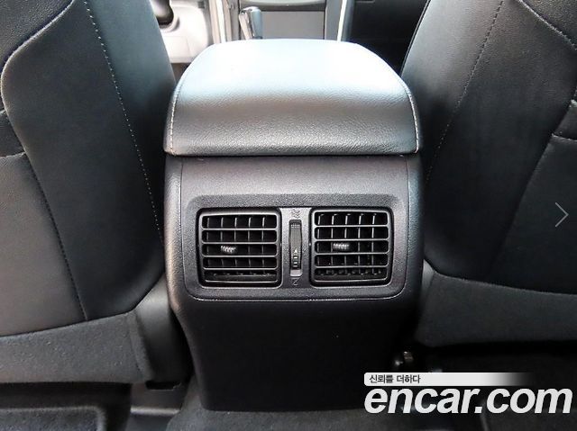 Toyota Camry Hybrid XLE 2017 — фото 21