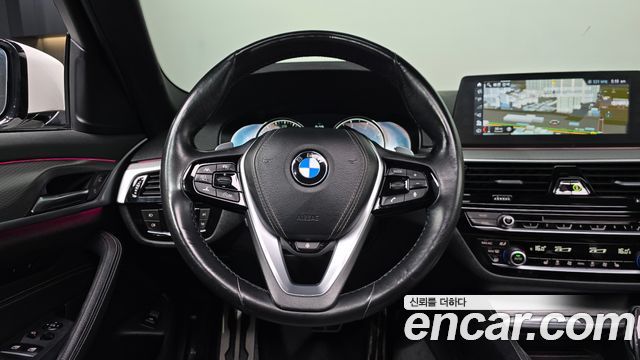 BMW 5 Series (G30) 520d M Sport package 2017 — фото 12