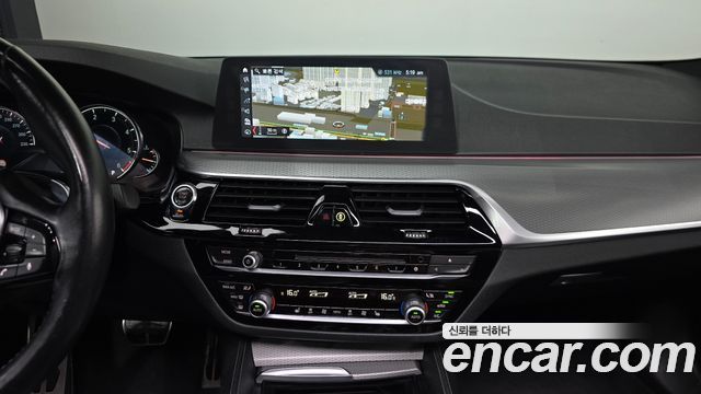 BMW 5 Series (G30) 520d M Sport package 2017 — фото 13