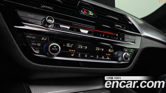 BMW 5 Series (G30) 520d M Sport package 2017 — фото 30