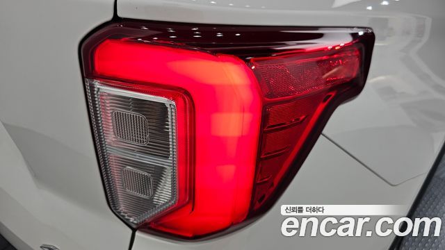 Ford Explorer (VI) 2.3 LimIted 4WD 2022 — фото 23
