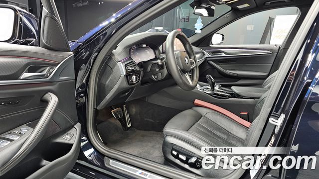 BMW 5 Series (G30) 520i M Sport 2023 — фото 10