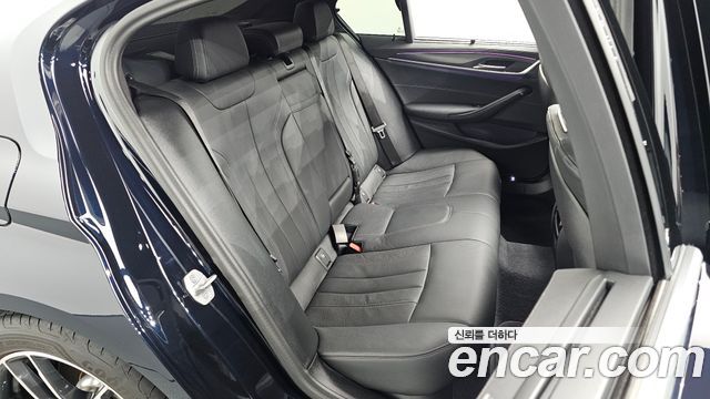 BMW 5 Series (G30) 520i M Sport 2023 — фото 11