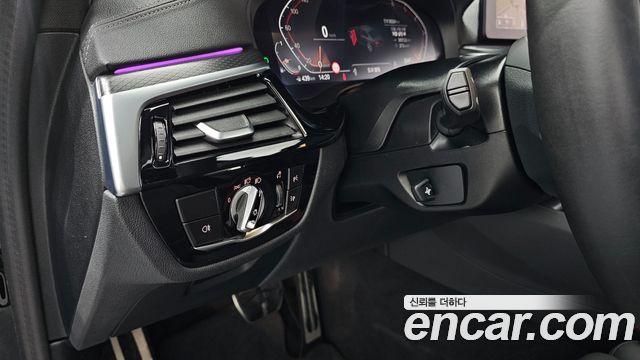 BMW 5 Series (G30) 520i M Sport 2023 — фото 18