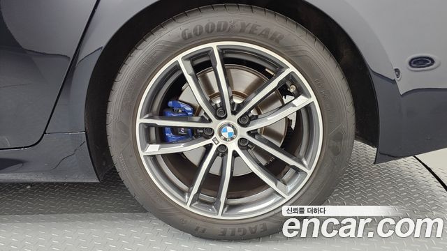 BMW 5 Series (G30) 520i M Sport 2023 — фото 21