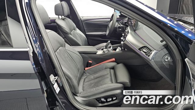 BMW 5 Series (G30) 520i M Sport 2023 — фото 26