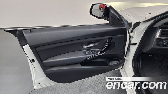 BMW 3 Series GT (F34) GT 320d xDrive 2020 — фото 30