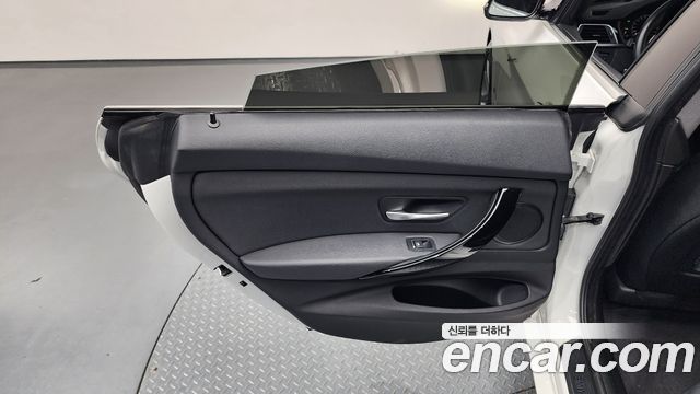 BMW 3 Series GT (F34) GT 320d xDrive 2020 — фото 31
