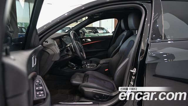 BMW 1 Series (F40) 120i M Sports 2023 — фото 16