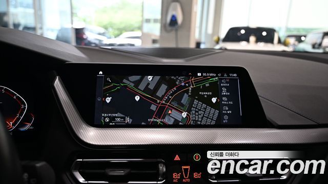 BMW 1 Series (F40) 120i M Sports 2023 — фото 18